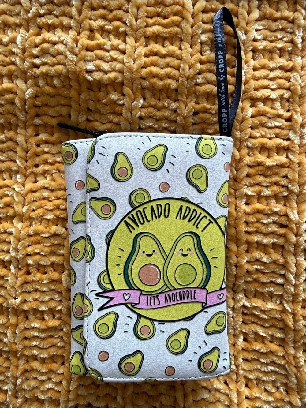 Avocado Print Wristlet Wallet in Gray & Green Like New